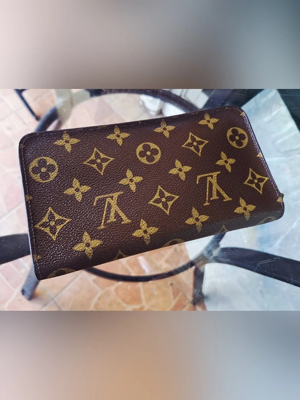 LOUIS VUITTON